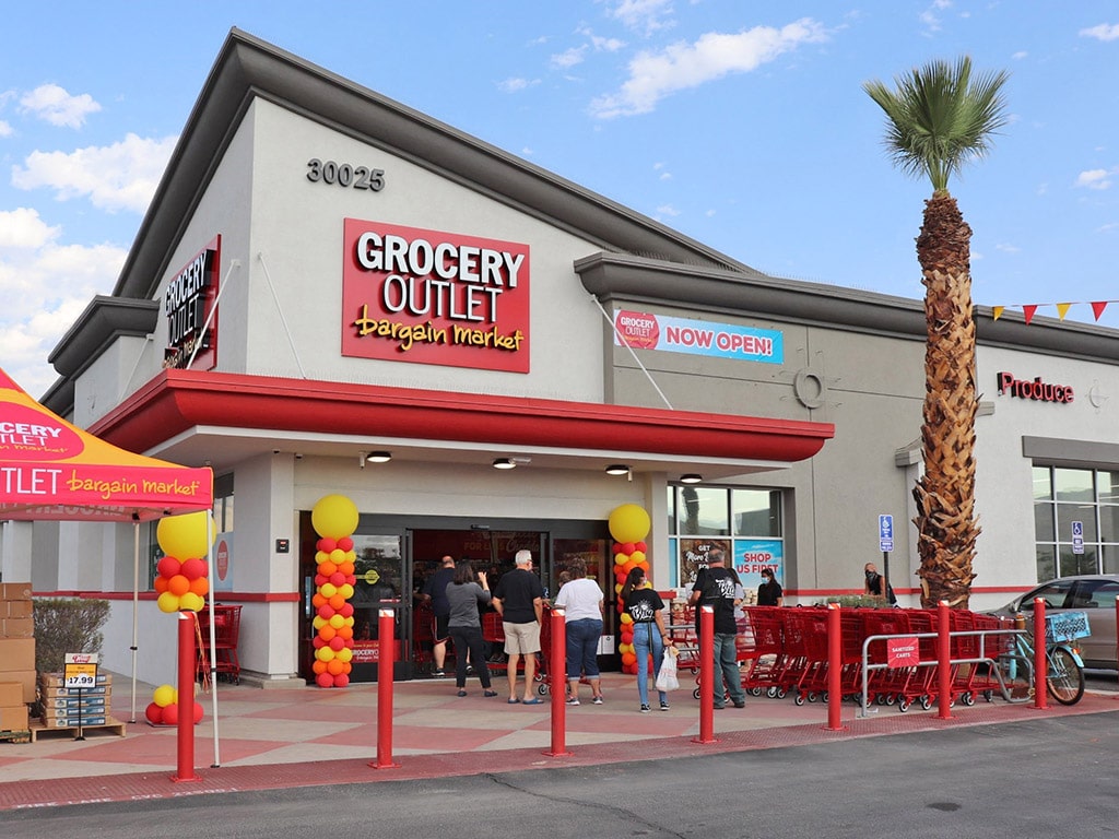Image of Outside of Grocery Outlet Supermarket Using an Adiabatic Condenser